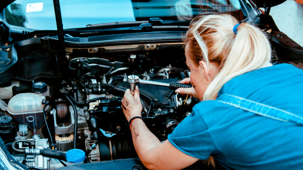When to refill oil car